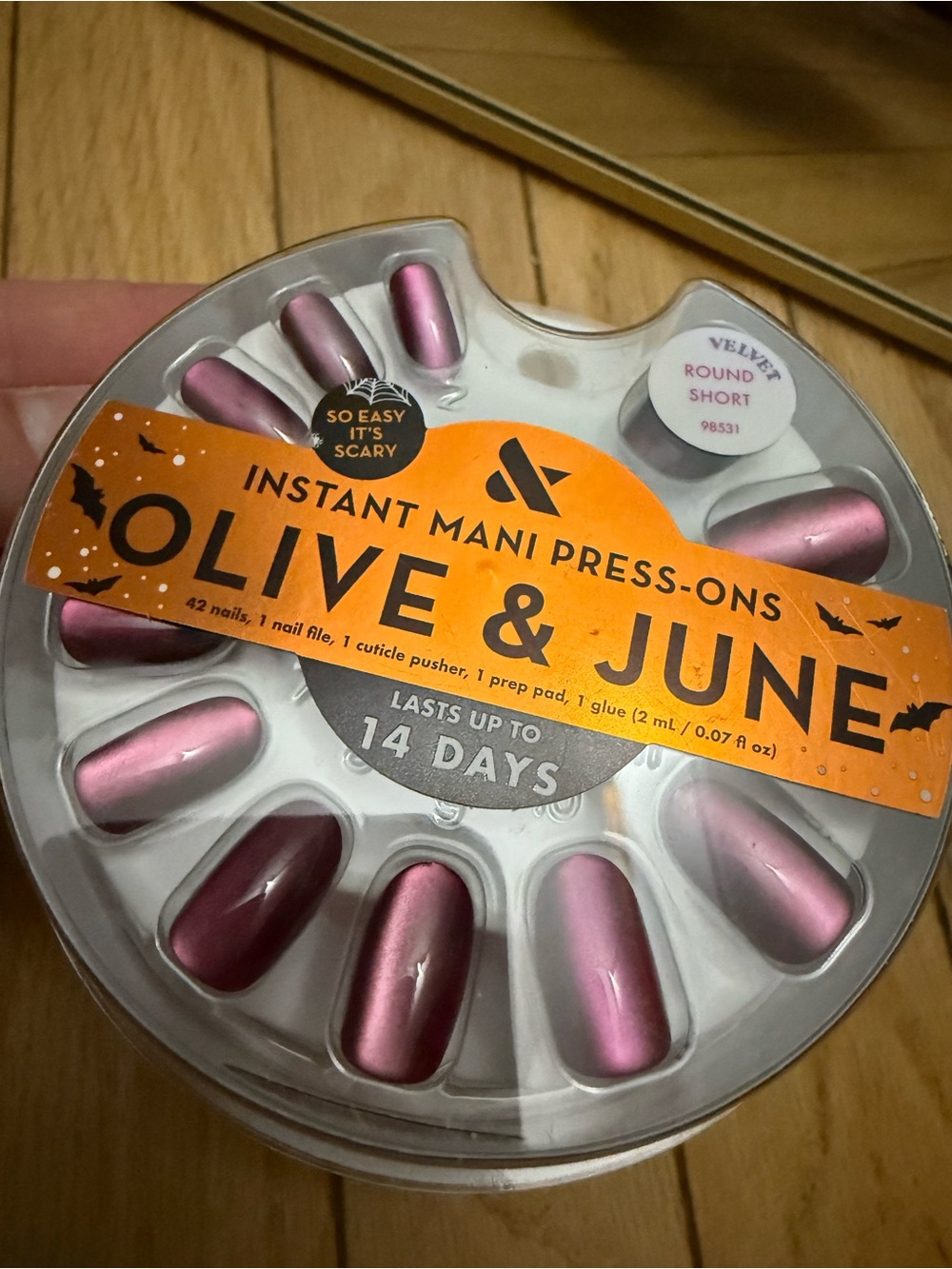 Olive and June Halloween Round Short Press-On Nails in Pink